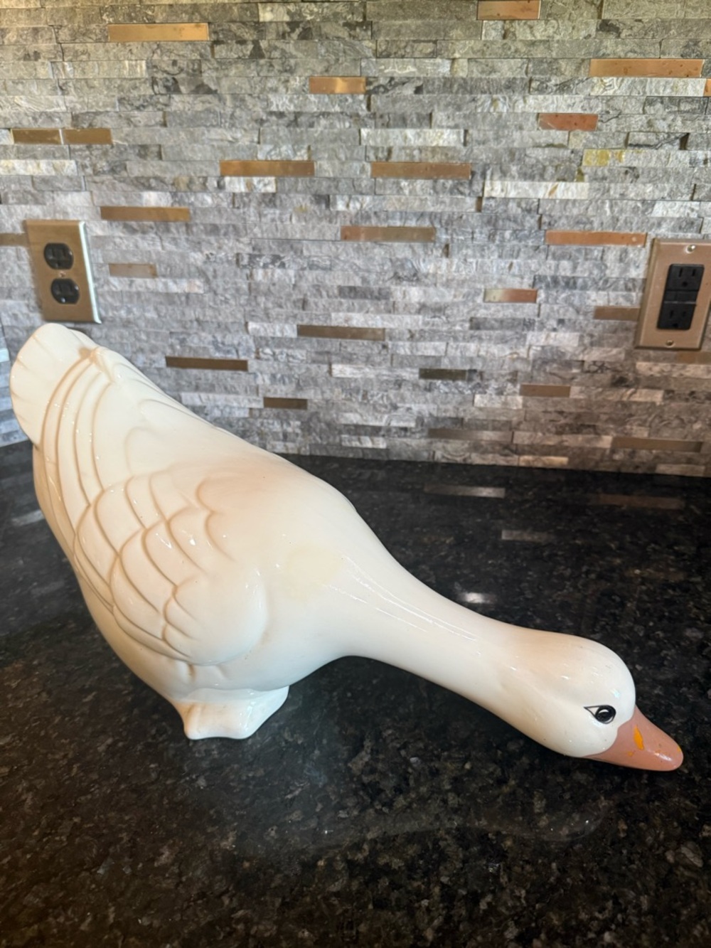 Vintage X-Large White Granny/Cottage Core Country Goose Ceramic